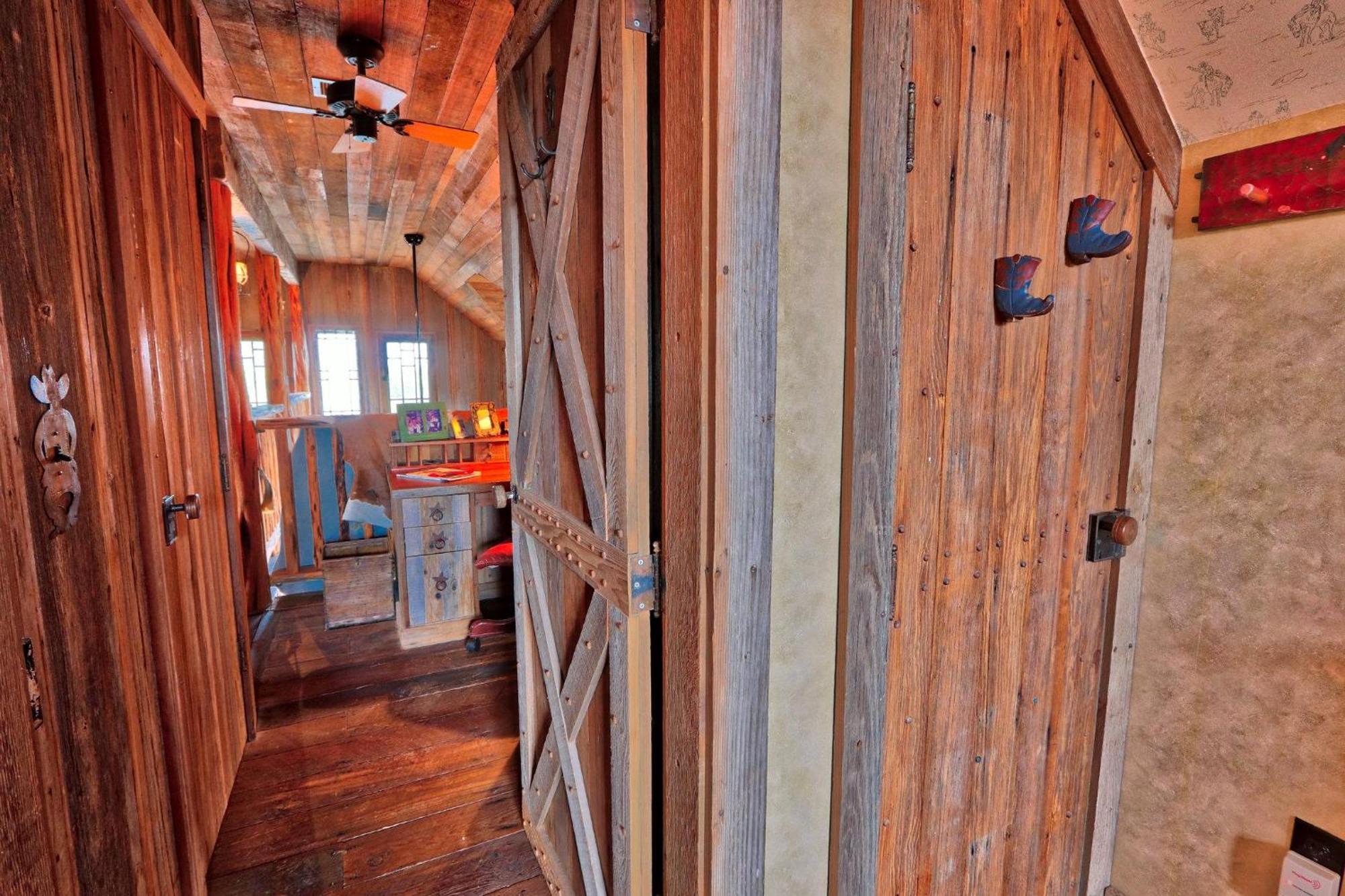 Log Cabin At Old Glory Ranch Wimberley Exterior photo