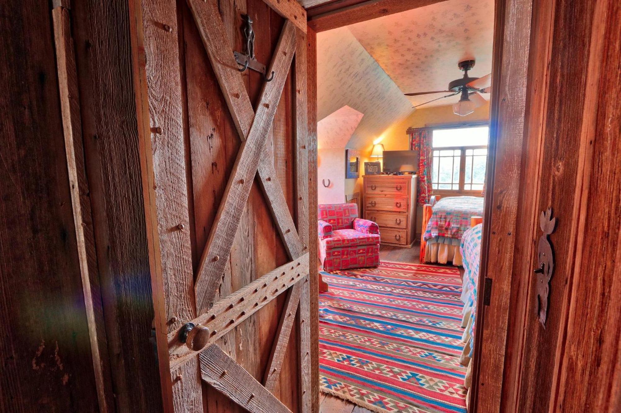 Log Cabin At Old Glory Ranch Wimberley Exterior photo